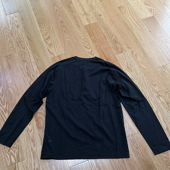 Lululemon men’s small black fundamental long sleeve tee. - Picture 7 of 11
